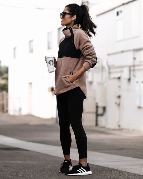 Sporty Leggings Outfit, Athleisure Outfits Winter, Fall Athleisure, Leggings Outfit Winter, Sporty Leggings, Black Leggings Outfit, Athleisure Fashion, Athleisure Outfits, Outfit Winter