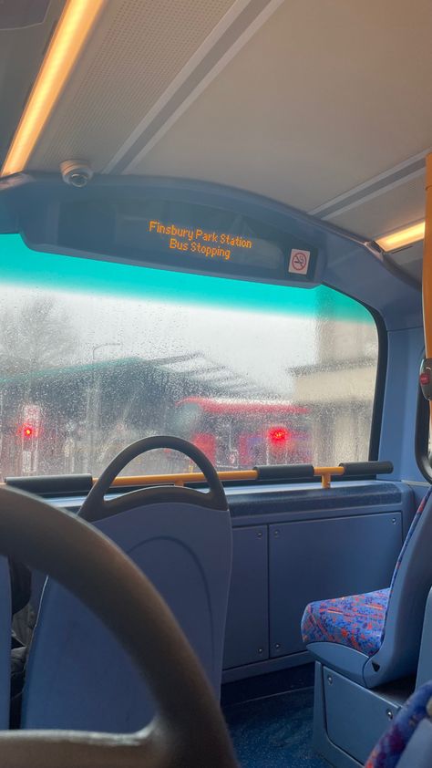 London Bus Aesthetic, Aesthetic Raining, Uk Nostalgia, Oxford London, London Buses, Aesthetic London, Buses And Trains, London Aesthetic, London House