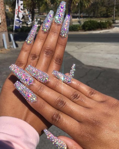 Ongles Bling Bling, Nails Stiletto, Gel Set, Colorful Nail, Nails Design With Rhinestones, Bling Acrylic Nails, Glitter Nail, Coffin Nails Designs, Bling Nails