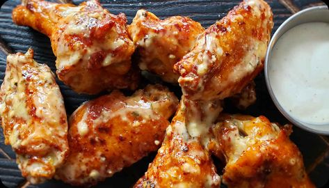 Sweet Baby Ray's Garlic Parmesan Wings Chili Wings Recipe, Sweet Baby Rays, Chili Wings, Ghost Chili, Cake Aux Olives, Easy Chicken Wings, Cronut, Ayam Bakar, General Tso