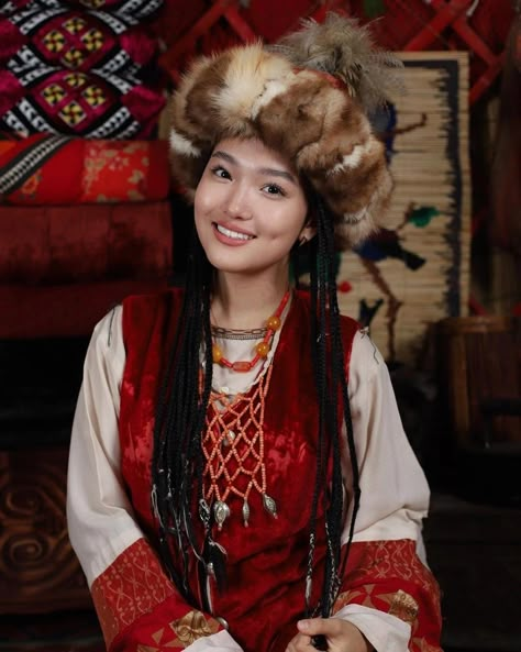 Kyrgyzstan Clothing, World Aesthetic, Toys Barbie, Anime World, Fur Dress, National Clothes, Beauty People, Fur Clothing, Traditional Costume