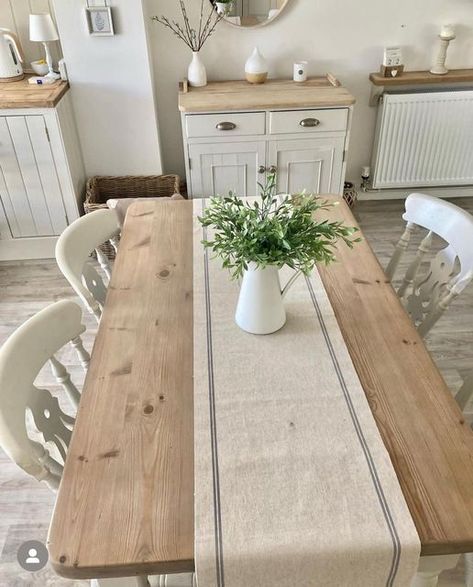 @our_comfy_cosy_home on Instagram: "It will soon be time to get the big table out ready for dare I say it CHRISTMAS! Who else lives Christmas? It will soon be time to start watching these Christmas movies 😊 #christmas #table #pinetable" Modern Country Living Room, Table Runner Ideas, Modern Country Living, Dark Wooden Table, Country Living Uk, Dark Wood Table, Modern Country Style, Country Table, Country Dining Rooms