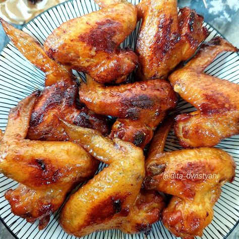 Cake Boss Recipes, Crockpot Lunch, Slow Cooker Buffalo Chicken, Buffalo Chicken Wings, Baked Chicken Wings, Ayam Goreng, Chocolate Chip Recipes, Buffalo Wings, No Cook Desserts