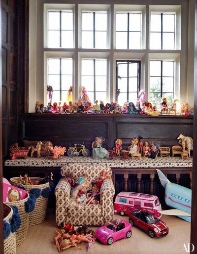 Barbie Room, Claudia Schiffer, English House, Decoration Inspiration, Historical Architecture, Print Wallpaper, Kid Spaces, Architectural Digest, One Bedroom