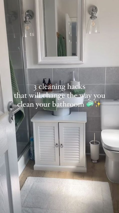 Weekend Routine, Clean Your Bathroom, Cleaning Your Colon, Shaving Foam, Sustainable Cleaning, Clean Bathroom, Small Bathroom Storage, Small Bathroom Design, Minimalist Bathroom