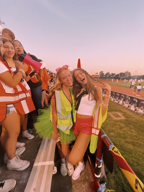 Construction Fb Game, Usa Fnl Outfit, Neon Fb Game Outfits, Football Game Outfit Inspo High School, Construction Theme Football Game, Construction Football Game Theme, Football Game Fits, Fnl Outfits, Fnl Themes