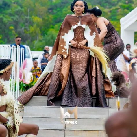 Traditional Zulu Wedding Attire, Elegant Traditional Dresses South Africa, Traditional Tswana Attire, Isizulu Traditional Attire, Xhosa Attire Traditional Dresses Wedding, Traditional Xhosa Wedding Attire, Congo Traditional Clothes, Zulu Traditional Wedding Dresses South Africa, Modern Ndebele Traditional Attire