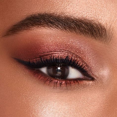 Red And Gold Makeup Looks Simple, Red And Gold Eyeshadow Looks, Make Up Rojo, Simple Red Eye Makeup, Simple Wedding Makeup Natural Looks, Work Eyeshadow, Rose Gold Eyeshadow Looks, Red Prom Makeup, Autumn Make Up