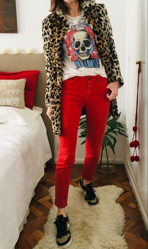 Hipster 2023 Outfits, Eclectic Edgy Fashion, Colorful Edgy Style, Bright Edgy Outfits, Colorful Edgy Outfits, Funky Work Outfits Women, Rock Chick Style Over 40, Eclectic Outfits For Women, Funky Outfits For Women