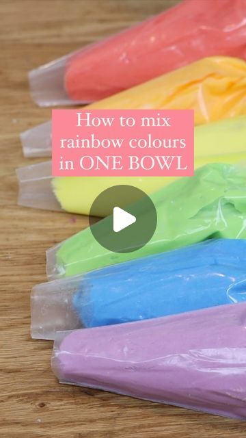 Emily | British Girl Bakes on Instagram: "🌈 Use this order to mix rainbow colours in just one bowl without washing in between!

#rainbowcakes #buttercream #cake #cakereels #cakedecorating #britishgirlbakes" Rainbow Cake Frosting Ideas, Coles Rainbow Cake Hack, How To Do Rainbow Frosting, Diy Rainbow Cake Decorating, Icing Transfers Buttercream, How To Make Rainbow Frosting, Rainbow Cake Frosting, Rainbow Buttercream Frosting, Easy Rainbow Cake Decoration