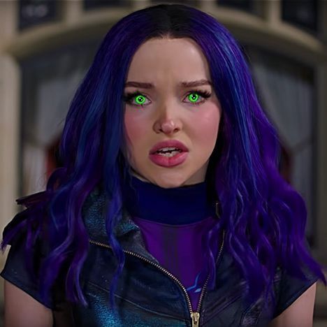 Descendants 3 Mal with green eyes Descendants 3 Mal, Dove Cameron Descendants, Dave Cameron, Descendants Pictures, Mal Descendants, Descendants 4, Cheyenne Jackson, Descendants Party, Mal And Evie