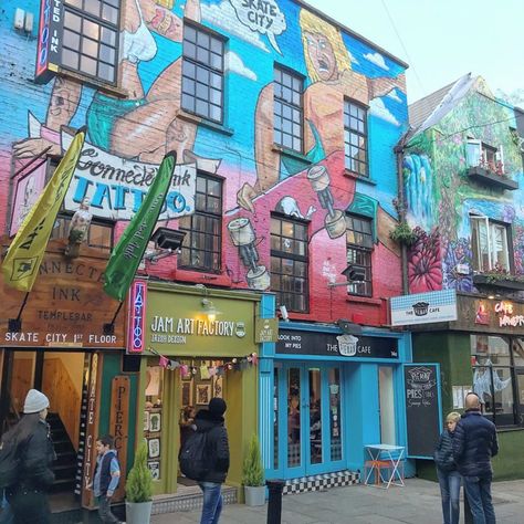 Crown Alley is one of the prettiest streets in Dublin. Shopping In Dublin Ireland, Dublin Ireland Aesthetic, Dublin Aesthetic, Dublin Shopping, Grafton Street Dublin, Camden Street, Ireland Aesthetic, London England Travel, Dublin Street