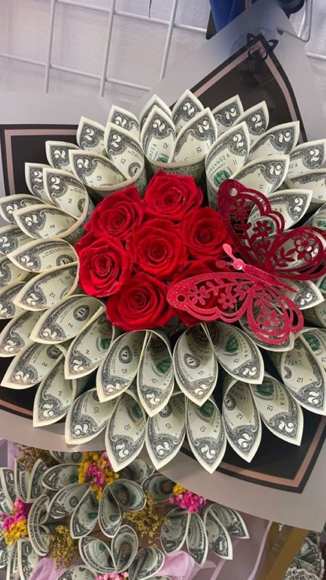 Graduation Money Bouquet, Money Rose Bouquet, Wrapping Money, Graduation Money Gifts, Money Rose, Luxury Bouquet, Flower Boquet, Diy Bouquet Wrap, Luxury Flower Bouquets