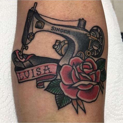 Sewing Machine Tattoo, Sewing Tattoos, Knitting Tattoo, Mum Tattoo, Ma Tattoo, Wutang Clan, Tattoo Old School, Tattoo Flash Art, Little Tattoos