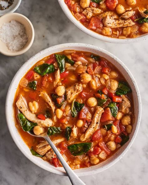 Chicken And Chickpea Soup, Chickpea Chicken, Cook Chickpeas, Soup With Chickpeas, Chickpea Recipes Easy, Mediterranean Chickpea, Chicken Chickpea, Curried Chicken, Chickpea Soup