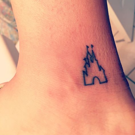 Disney Castle My newest edition and also my favorite tattoo I have by far 😍 Disney Castle Tattoo, Tiny Tattoos With Meaning, Small Best Friend Tattoos, Charm Tattoo, Castle Tattoo, Cute Simple Tattoos, Disney Paris, Disney Tattoo, Best Friend Tattoos