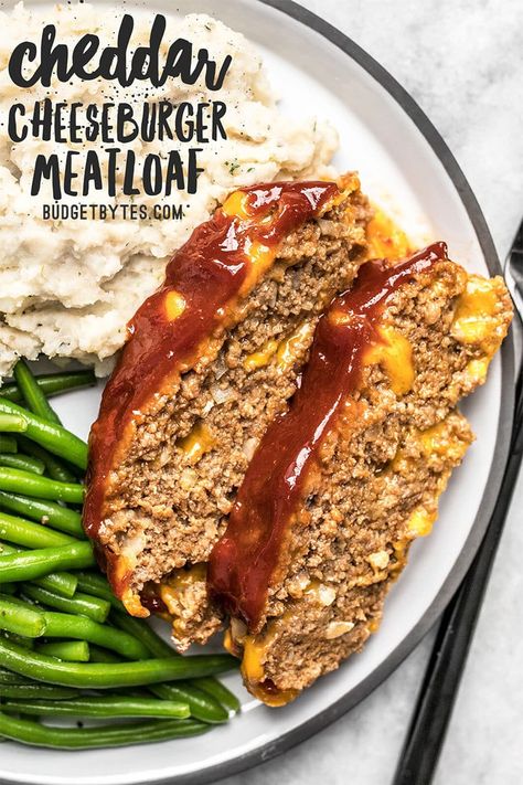 Cheeseburger Meatloaf, Cheese Stuffed Meatloaf, Good Meatloaf Recipe, Salsa Picante, Queso Cheddar, Budget Bytes, Soy Free Recipes, Best Meatloaf, Sauce Tomate