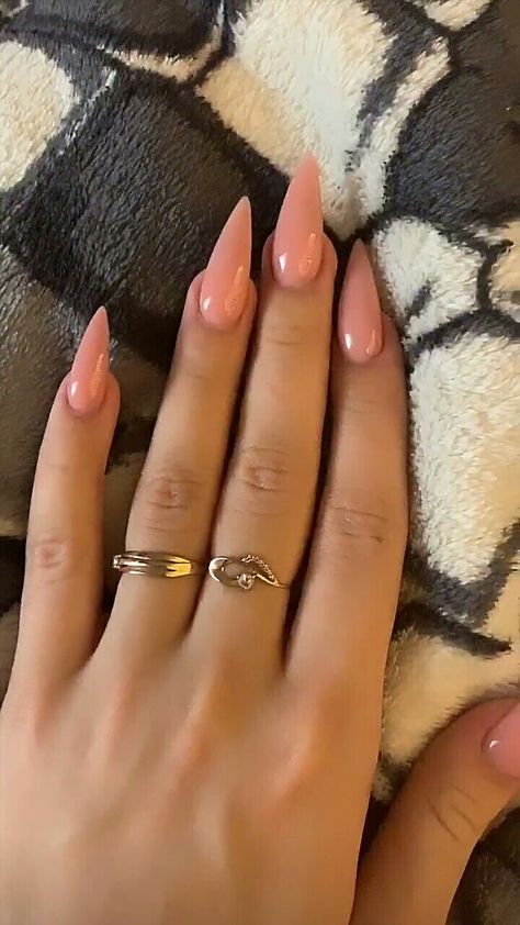 Light Feminine Nails, Baby Pink Stiletto Nails, Pretty Stiletto Nails, Nude Wedding Nails, Bridesmaid Nails, Nude Wedding, Bridesmaids Nails, Kutek Disney, Unghie Sfumate