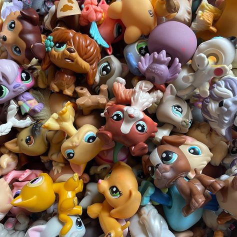 my littlest pet shop collection ╱|、 (˚ˎ 。7 |、˜〵 じしˍ,)ノ Littlest Pet Shop Collection, Littlest Pet Shop 2000s, Littlest Pet Shop Aesthetic, My Littlest Pet Shop, Lps Aesthetic, Pines Aesthetic, Custom Lps, 2010s Nostalgia, Aesthetic 2000s