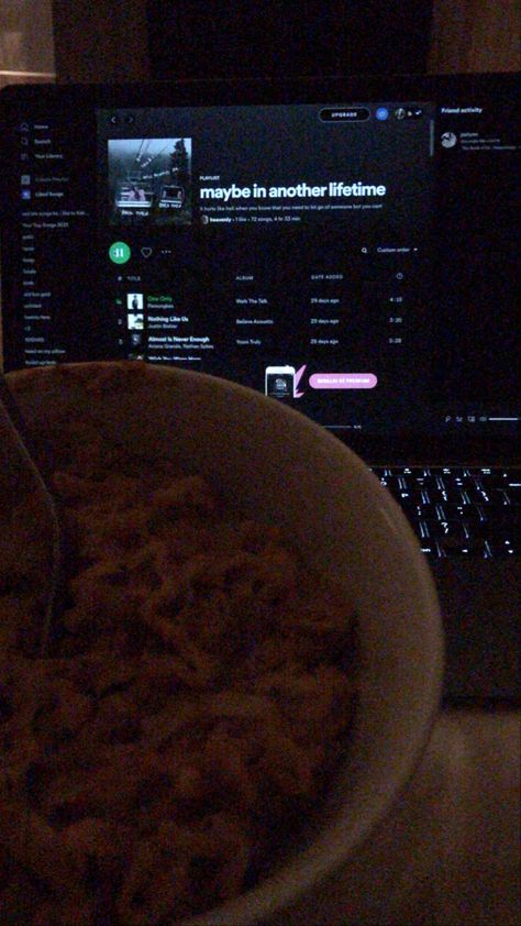 noodle in night. Aesthetic Ramen Pictures, Ramen Night Aesthetic, Ramyeon Aesthetic, Samyang Ramen Aesthetic, Ramen Snap, Ramen Noodles Aesthetic, Noodle Aesthetic, Ramen Aesthetics, Samyang Food