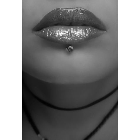 Sexy lip pierce Avatar Lips Black White ❤ liked on Polyvore featuring piercings and peircings Soul Patch, Piercing Labret, Blue Lips, Nice Lips, Labret Piercing, Kissable Lips, Hot Lips, Body Piercings, Lip Piercing