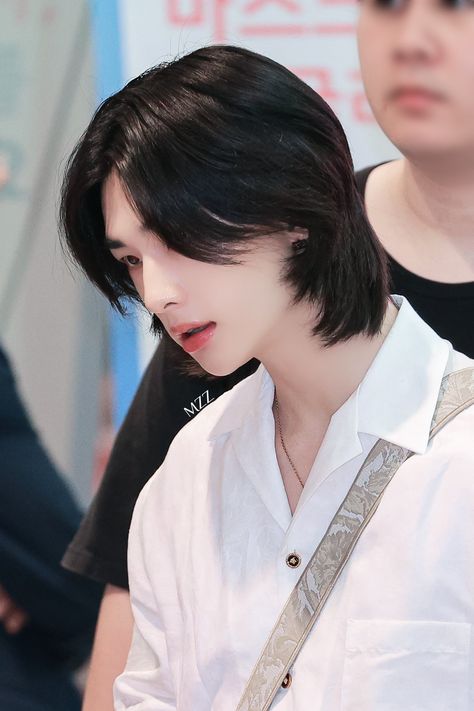 Korean Long Hairstyle, Long Hairstyle Ideas, Tomboy Haircut, Hairstyle Ideas Easy, Long Hairstyle, Straykids Hyunjin Photoshoot, Trendy Hairstyle, Easy Hairstyle, Kids Icon