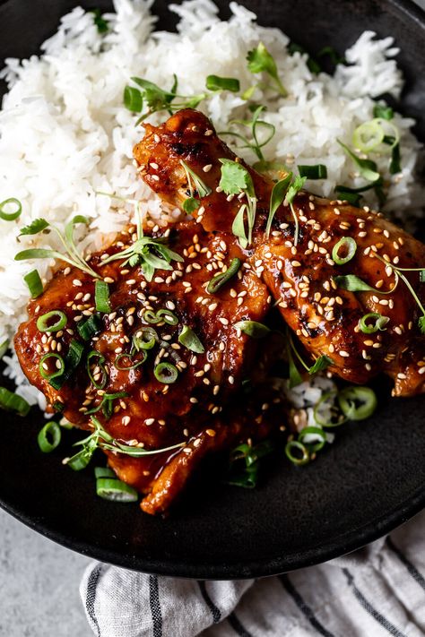 Gochujang Chicken Thighs, Braising Recipes, Spicy Korean Chicken, Healthy Liver Diet, Gochujang Chicken, Chicken Grill, Braised Chicken Thighs, Riced Veggies, Chicken Leg Recipes