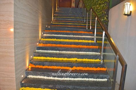 Diwali Staircase Decor, Stairs Rangoli Designs, Decoration For House Warming, Onam Decoration, Wedding Decorations Mandap, Onam Decor, House Warming Decoration, Melting Flowers, Decoration Marriage