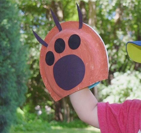 “Flashback to Paper Plate Bear Paws • I had to re-share this adorable craft we made last summer.…” Bear Crafts Preschool, Forest Animal Crafts, Bears Preschool, Teddy Bear Crafts, Storytime Crafts, Teddy Bear Theme, Goldilocks And The Three Bears, Bear Crafts, Teddy Bear Picnic