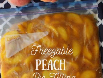 Freezable Peach Pie Filling | Canning Peach Pie Filling, Peach Pie Filling Recipes, Freezing Peaches, Fresh Peach Recipes, Fresh Peach Pie, Canning Peaches, Peach Pie Recipes, Peach Pie Filling, Pie Filling Recipes