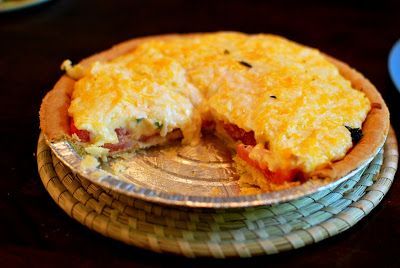 Paula Deen Tomato Pie, Tomato Pie Recipe Easy, Summer Buffet, Southern Tomato Pie, Tomato Pie Recipe, Tomato Dishes, Paula Deen Recipes, Tomato Pie, Pie Shell