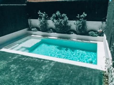 Small Rectangular Pools For Small Yards, Rectangular Pool Small Backyard, L Shape Pool Ideas With Tanning Ledge, Small Rectangle Pool With Hot Tub, Beach Entry Pool Rectangle, Rectangle Pool With Hot Tub And Tanning Ledge, Piscina Container, Pool Spa, Small Swimming Pools