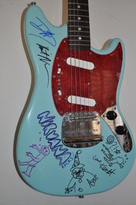 signed Nirvana guitar...oh yeeaaahh. Can't afford to look at it. Kurt Cobain Destroy Guitar, Nirvana Guitar, Signed Guitar, Krist Novoselic, Marla Singer, Guitar Display, Donald Cobain, Fender Mustang, Krist Novoselić