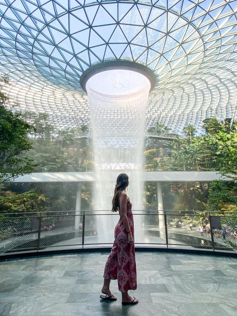 @sarlemon21 Instagram Singapore Outfit, Jewel Changi Airport, Changi Airport Singapore, Singapore Vacation, Singapore Attractions, Singapore Architecture, Singapore Photos, Changi Airport, Visit Singapore