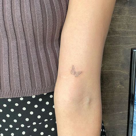 Small butterfly @thejademovie     #sanfranciscotattoo#losangelestattoo#singleneedle#finelinetattoo Line Tattoos For Women, Small Butterfly Tattoo, Ring Finger Tattoos, Wrist Tattoos For Guys, Inspiration Tattoos, Small Butterfly, Small Wrist Tattoos, Red Tattoos, Cute Small Tattoos