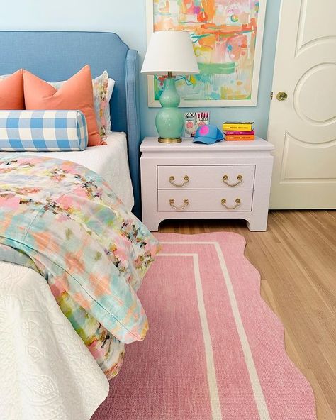 All Posts • Instagram Laura Park Designs Bedroom, Millenial Bedroom Interior Design, Bright Room Ideas Bedrooms, Bright Apartment Bedroom, Cute Funky Bedroom, Blue Green Pink Bedroom, Pink Green And Blue Bedroom, Laura Park Bedroom, Blue And Pink Room