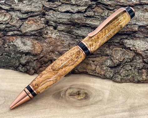 Wooden Pens Handmade, Wooden Pens, Pen Ideas, Pen Making, Custom Corporate Gifts, Fancy Pens, Engraved Pens, Unique Pens, Luxury Pens