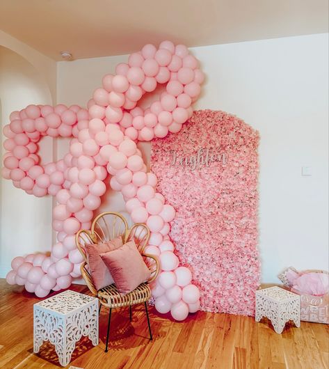 Blush And Bows Birthday, Love Shack Fancy Balloon Garland, Coquette Decor Ideas, Love Shack Fancy Backdrop, Bow Photo Backdrop, Ballerina Balloon Garland, Balloon Bow Garland, Love Shack Fancy Party Decor, Pink Bow Balloon Arch