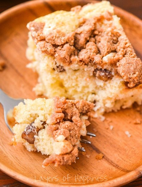 Butter Pecan Crumb Cake Cool Whip And Pudding, Best Fruit Dip, Fruit Dip Recipe, Pecan Coffee Cake, Beautiful Baking, Crumb Cakes, Fruit Dips Recipes, Butter Pecan Cake, Breakfast Goodies