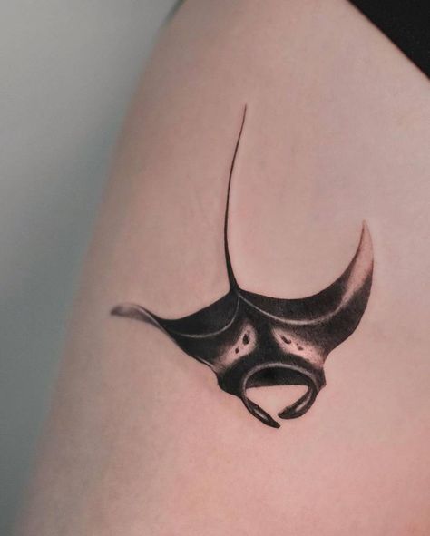 Manta ray tattoo located on the thigh, illustrative Manta Ray Tattoo Meaning, Mantaray Tattoo, Manta Tattoo, Manta Ray Tattoo, Creature Tattoo, Skin Coloring, Florida Tattoo, 2023 Tattoo, Mo Ganji