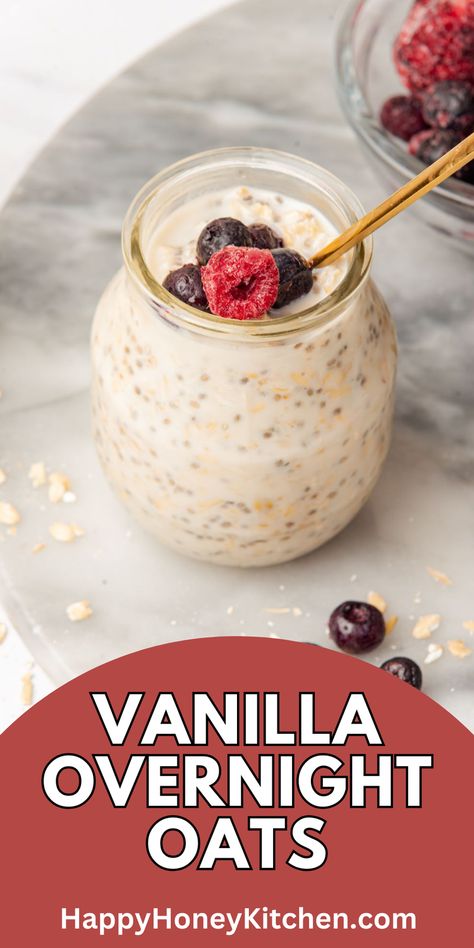 Start your day with the comforting taste of vanilla overnight oats. Vanilla oats are easy to prepare and packed with healthy ingredients. This vanilla overnight oats recipe is the best breakfast for busy mornings or a nutritious snack. Vanilla Cinnamon Overnight Oats, Overnight Oats Healthy Vanilla, Overnight Oats Vanilla Yogurt, Overnight Oats With Vanilla Yogurt, Vanilla Overnight Oats Recipe, Morning Oats Recipes Overnight Oatmeal, Best Overnight Oats Recipe Healthy, Overnight Oats Ratio, Easy Overnight Oats Healthy