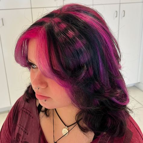 🦨🧷🕷️🩷⛓️🦇🖤🎀🦝 draculaura inspired chunky highlights 🧛🏻‍♀️💞 so many placements like this lately, and I love it!! keep ‘em coming 😫 she had chunky purple a while ago and needed a change, so she decided to see what i could do 🙏 i love the raccoon stripe details! made with @pulpriothair ⛓🧷 𝐃𝐌 𝐓𝐎 𝐁𝐎𝐎𝐊 🦇-𝔐™ 🤍 ✮ ✮ ✮ ✮ ✮ #monsterhigh #monsterhighhair #draculaura #draculaurahair #chunkyhighlights #halifaxhair #halifaxqueer #halifaxhairstylist #hairgoals #hairstyles #haircolor #hairtransformation #h... Purple With Blonde Highlights, Curly Chunky Highlights, Draculaura Hair Dye, Neopolitan Hair Highlights, Brown Hair Purple Highlights, Chunky Colored Highlights, Raccoon Stripes Hair, Purple Chunky Highlights, Pink Chunky Highlights