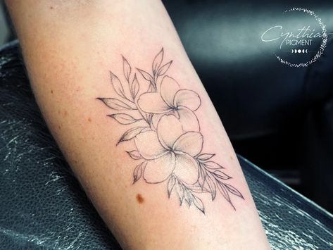 White Plumeria Tattoo, Frangipani Flower Tattoo, Plumeria Tatoos, Frangipani Drawing, Jr Tattoo, Plumeria Flower Tattoos, Frangipani Tattoo, Plumeria Tattoo, White Monkey