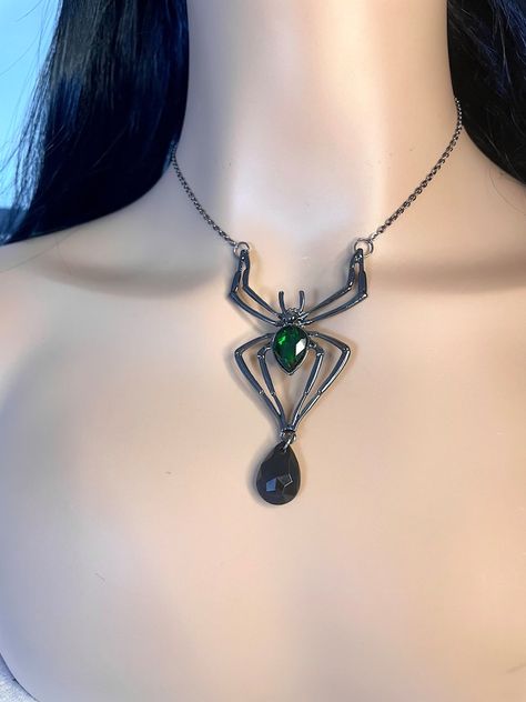 Halloween Accessories Jewelry, Gothic Spider, Gothic Choker, Goth Choker, Spider Necklace, Gothic Pendant, Character Clothing, Baddie Outfit, Goth Necklace