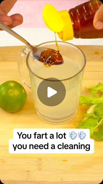 Honey Drink, Constipation Remedies, Detox Smoothie Recipes, Easy Detox, Smoothie Challenge, Diet Drinks, Liver Health, Improve Digestion, Natural Sweeteners