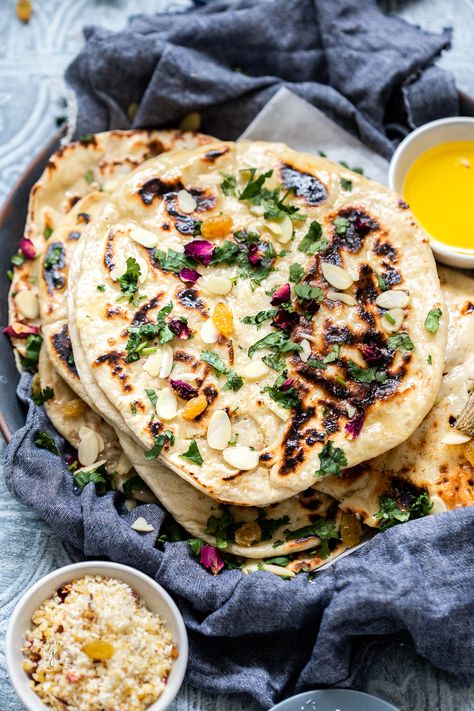 Peshwari Naan Recipe, Peshwari Naan, Naan At Home, Lentil Curry Recipes, Tandoori Paneer, Greek Gyros, Low Fat Cheese, Naan Recipe, Paneer Tikka