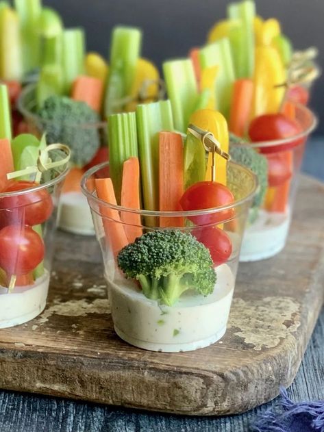 Side Food Ideas, Veggie Cups For Party, Pool Side Food, Individual Veggie Cups, Dairy Free Dressing, Vegetable Cups, Individual Appetizers, Party Side Dishes, Veggie Cups