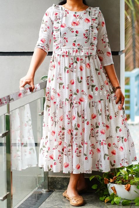 Feeding Maxi Dress, Feeding Tops Ideas, Feeding Kurtis Design, Feeding Dress Pattern, Feeding Gown, Long Floral Gown, Feeding Kurti, Gown Models, Denim Kurti