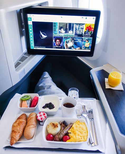 Cathay Pacific Business Class Breakfast Hong Kong Brussels Vistara Airlines, Travelling Agency, Meat Food Styling, Flight Food, Cathay Pacific Airlines, Caviar Dishes, Airport Food, In-flight Meal, Airplane Food