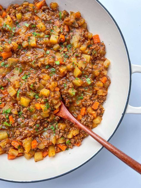 Potato Moussaka, Random Dinner, Shopska Salad, The Modern Nonna, Modern Nonna, Spicy Stew, Moussaka Recipe, Italian Tomato Sauce, Simple Thank